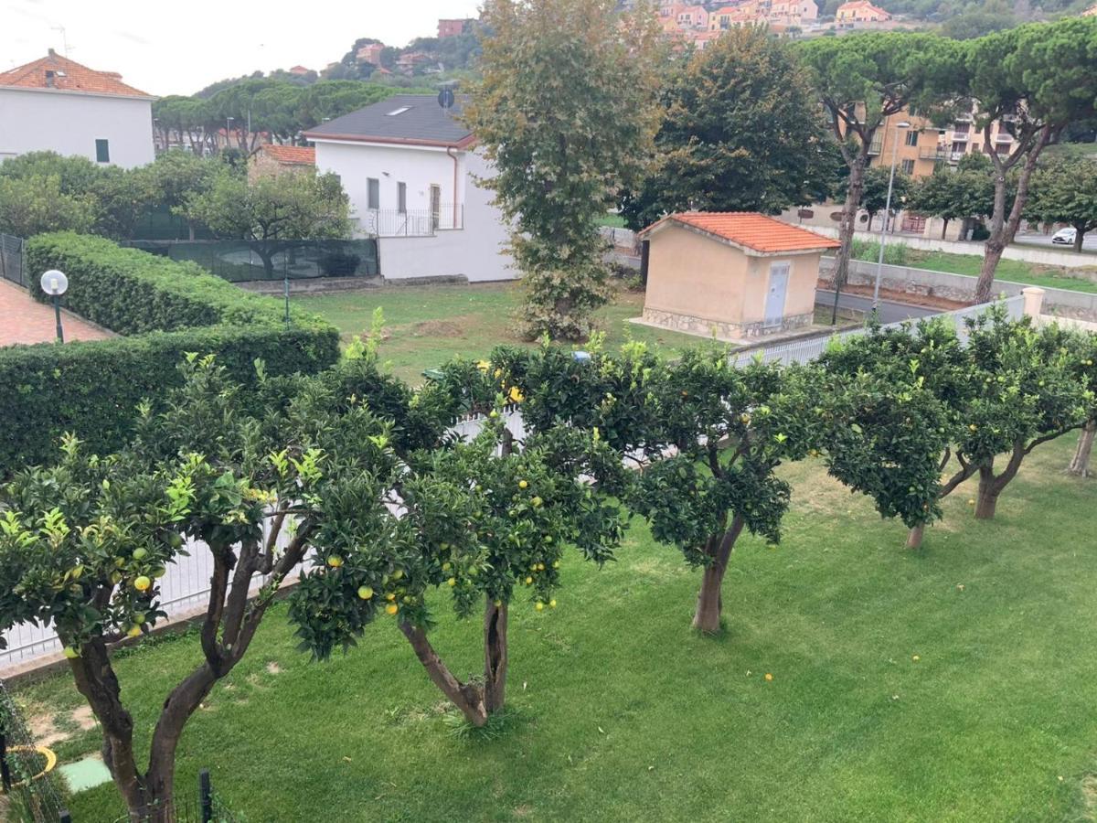 Casa Vacanze Romeo Pietra Ligure Buitenkant foto