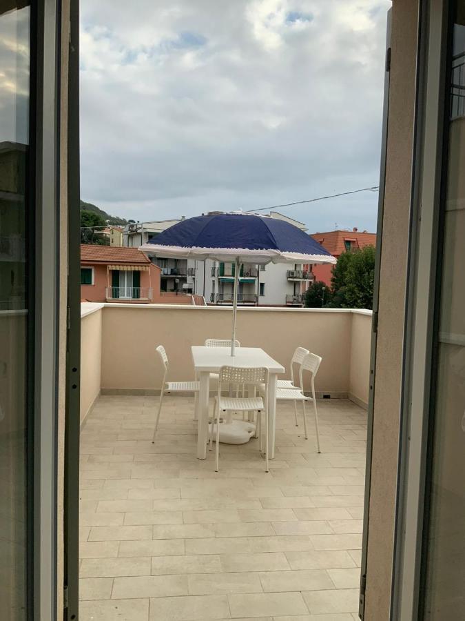 Casa Vacanze Romeo Pietra Ligure Buitenkant foto
