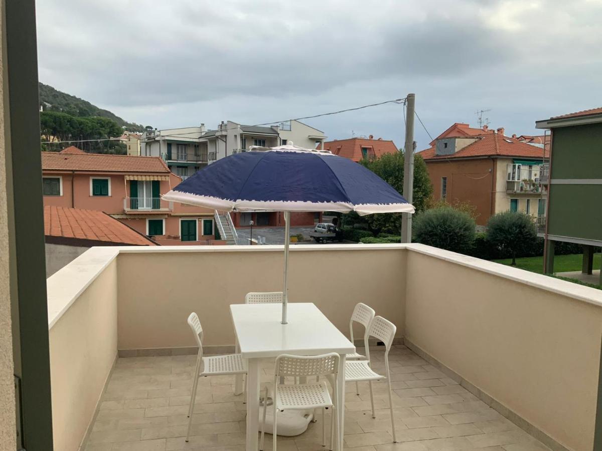 Casa Vacanze Romeo Pietra Ligure Buitenkant foto
